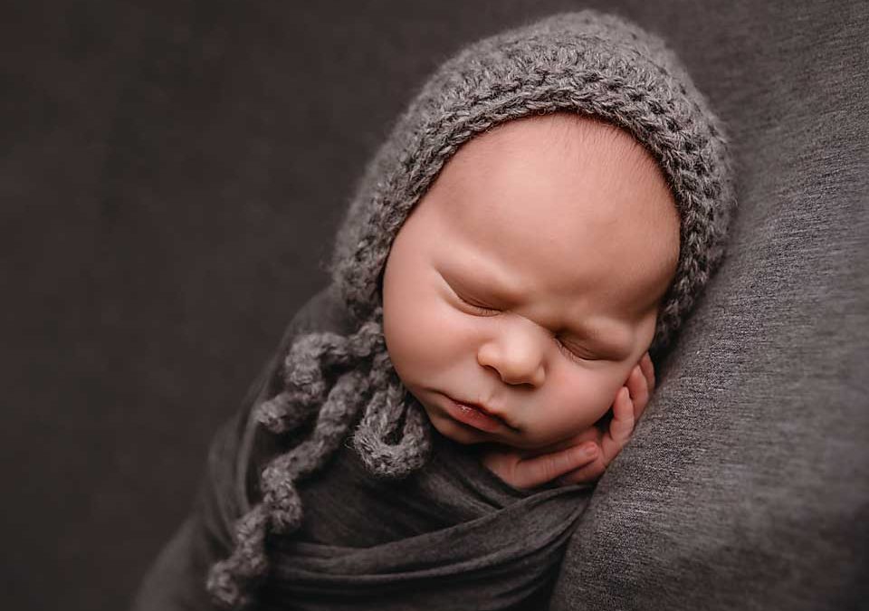 Ollie’s Newborn Session – St. Louis Photographer